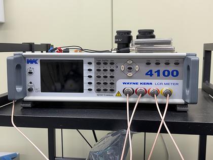 Source meter (Keithley 2636 Sourcemeter)