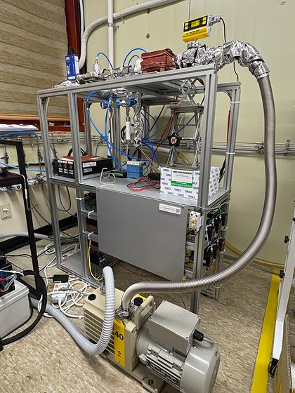 Customized UV-ALD station