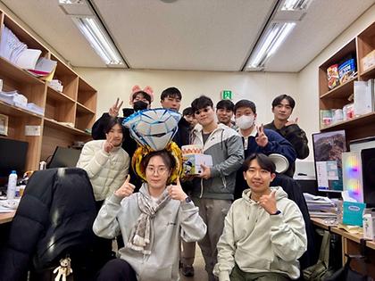 1월 생일을 맞이한 김현민 박사님과 김우성 연구원, 생일 축하합니다🎉